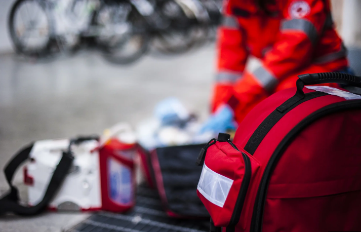 PRIMEROS AUXILIOS EN INSTALACIONES DEPORTIVAS